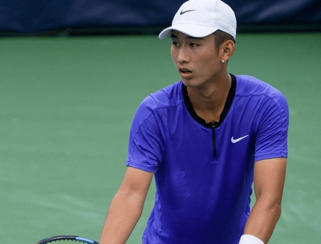 他不仅继续 他不仅继续